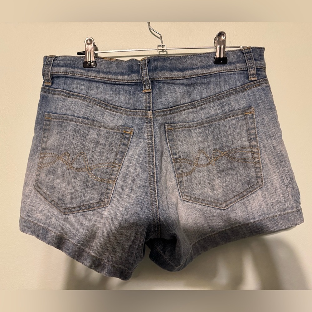 New York & Company Light Blue Women's Jean Shorts - Picture 5 of 5